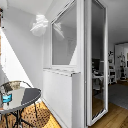 Downtown - Balcony, Location - By Rentujemy *